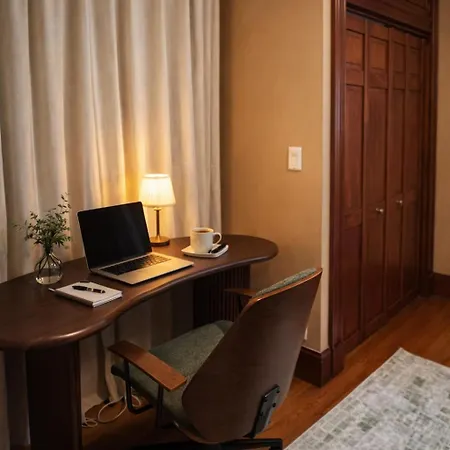 Apartment Elegant 4br Free Garage, Ev Charger *