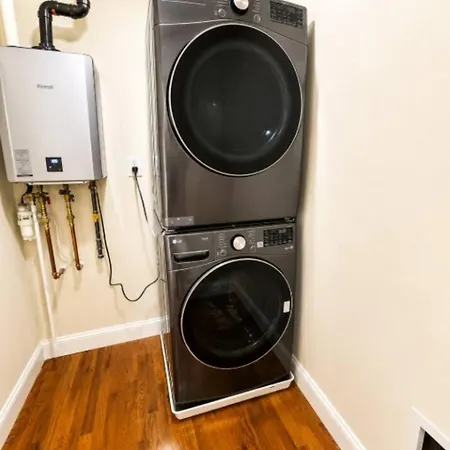 Apartment A New 3 Bedroom 4 Beds 2 Bath, 3