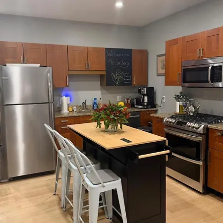 The Gallery - South End Designer Apartment *