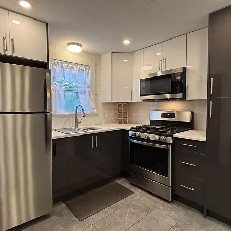 Modern 3 Bedroom With Parking In * Boston