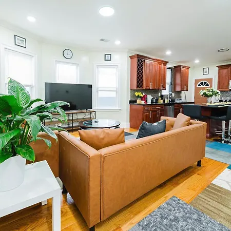 Apartment Inviting 4br - Kid Friendly - Near I-95 & Free Parking 90-2 *