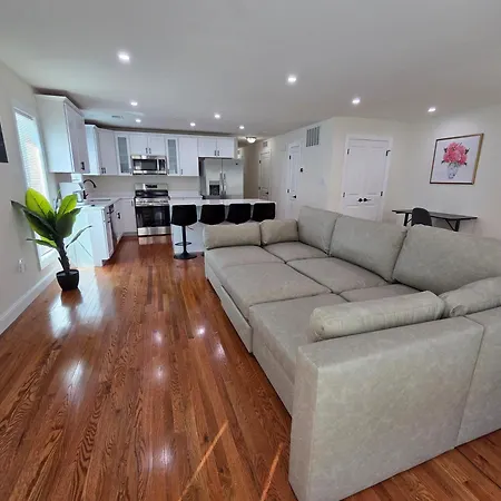 Apartment A New 3 Bedroom 4 Beds 2 Bath, 3 *