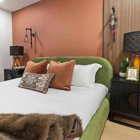 North End 2br Prime Location Boston