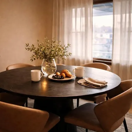 Apartment Elegant 4br Free Garage, Ev Charger *