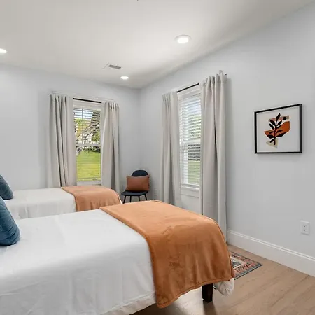 New 3 Bedroom, 2 Bath Unit, Meadow View!
