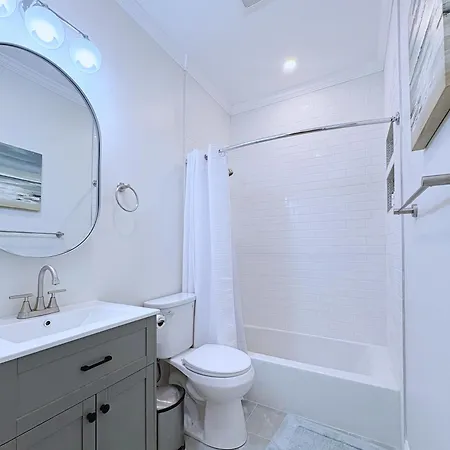 New 2br W Deck Line B Brighton Apartment