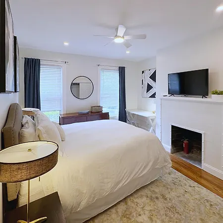 New 2br W Deck Line B Brighton Apartment