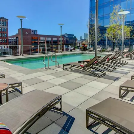 Lux With Pool * Boston