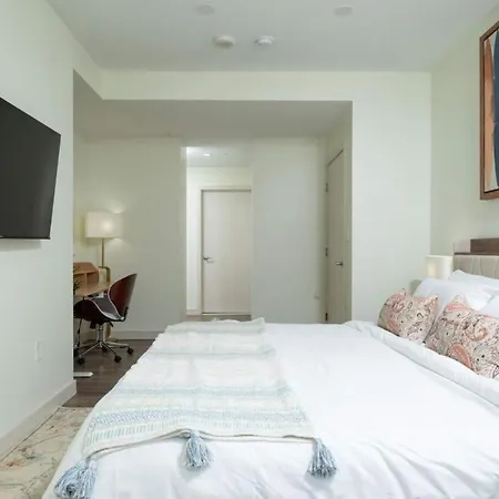 2br Den Fenway Walk To Bu Longwood Red Sox * Boston