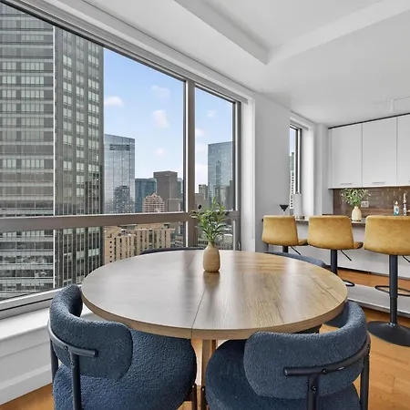 Apartment 2 Bedroom Lux In Downtown Tower