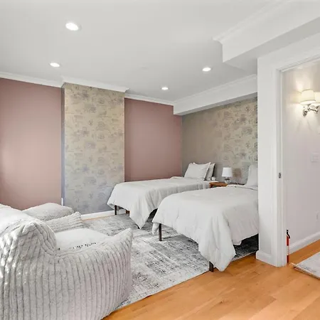 South End Historic Rowhouse - World Cup Apartment