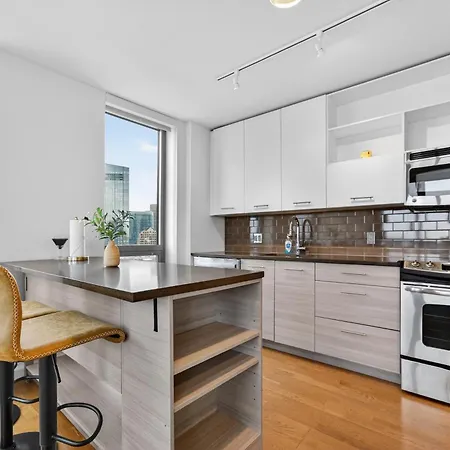 2 Bedroom Lux In Downtown Tower Apartment *