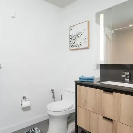 Apartment 2br Pool Views Near Public Garden