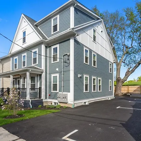 Apartment New 3 Bedroom, 2 Bath Unit, Meadow View! *