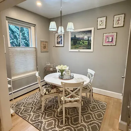 The Gallery - South End Designer Apartment Boston
