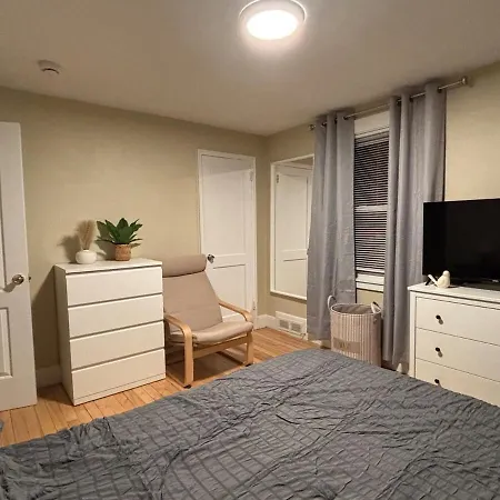 Modern 3 Bedroom With Parking In Apartment Boston