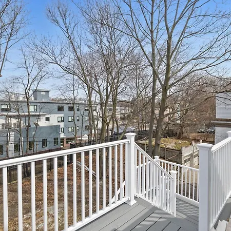 Apartment Bright And Spacious 3br Apt, Gated 2 Car Parking Boston