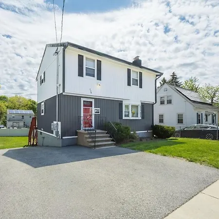 Apartment Private Own Entry Parking 7 Min To Train Boston