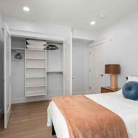 New 3 Bedroom, 2 Bath Unit, Meadow View! Apartment Boston