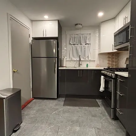 Modern 3 Bedroom With Parking In *
