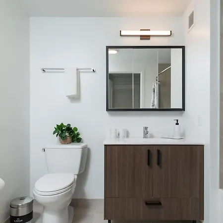 Cozy 2br Near Harvard With Gym Golf & Work Space Apartment