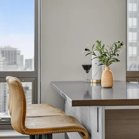 2 Bedroom Lux In Downtown Tower *