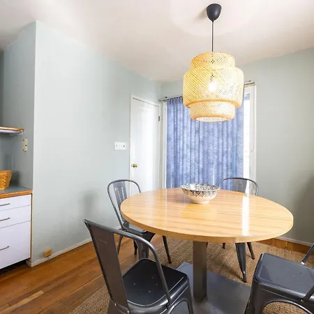 Walk To T, Jamaica Pond, Dining & Whole Foods * Boston