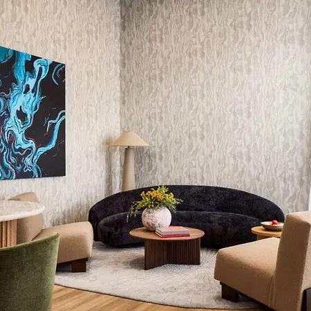 Luxury Near Harvard Business & Gym Apartment Boston