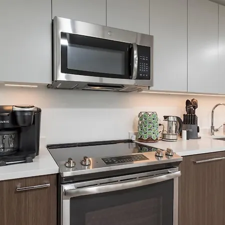 Cozy 2br Near Harvard With Gym Golf & Work Space Apartment