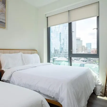 2br Den Fenway Walk To Bu Longwood Red Sox *