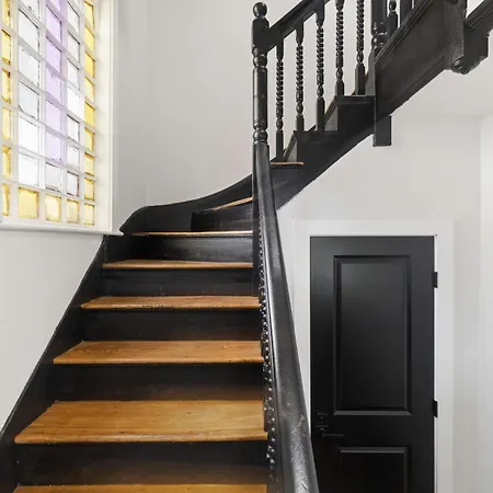 Apartment Bright And Spacious 3br Apt, Gated 2 Car Parking