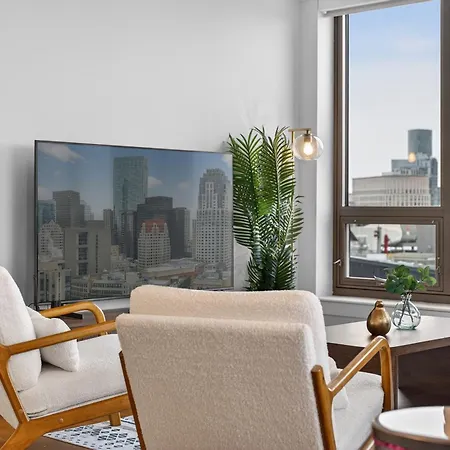 Apartment 2 Bedroom Lux In Downtown Tower *