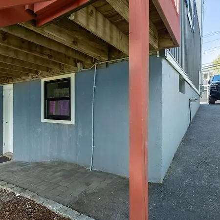 Private Own Entry Parking 7 Min To Train Apartment Boston