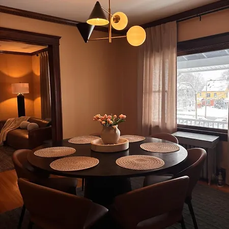 Elegant 4br Free Garage, Ev Charger Apartment