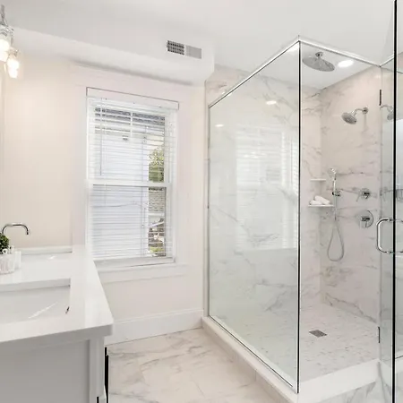New 3 Bedroom, 2 Bath Unit, Meadow View! Apartment