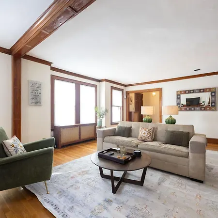 Apartment Walk To T, Jamaica Pond, Dining & Whole Foods Boston