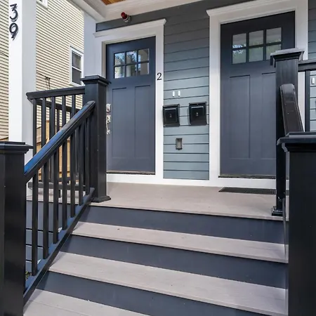 New 3 Bedroom, 2 Bath Unit, Meadow View!