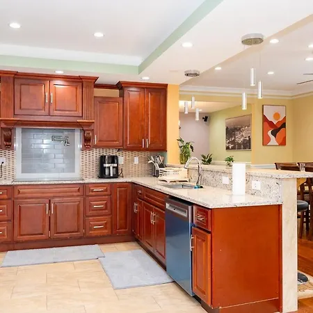 Spacious 5br Single House Near Bostonfree Parking 47 Apartment *