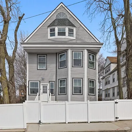 Apartment Bright And Spacious 3br Apt, Gated 2 Car Parking Boston