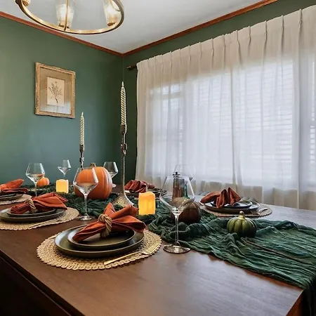 Charming 3br Garage Ev, Pool Table Boston