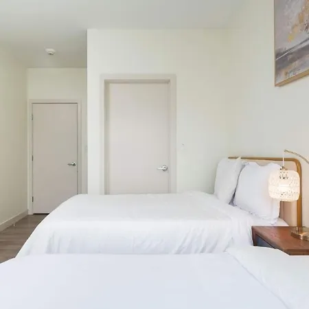 2br Den Fenway Walk To Bu Longwood Red Sox