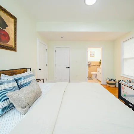 Apartment Inviting 4br - Kid Friendly - Near I-95 & Free Parking 90-2 *