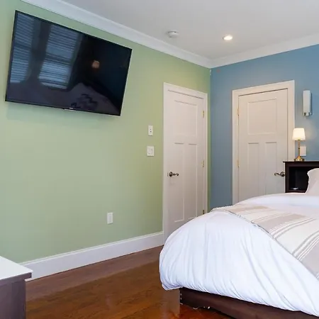 Spacious 5br Single House Near Bostonfree Parking 47 *