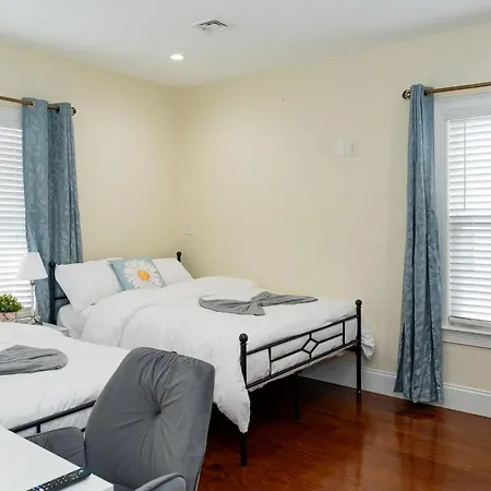 Spacious 5br Single House Near Bostonfree Parking 47 *
