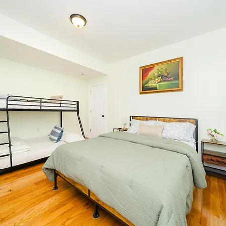 Inviting 4br - Kid Friendly - Near I-95 & Free Parking 90-2 *
