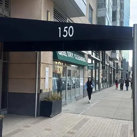 2br Den Fenway Walk To Bu Longwood Red Sox Boston