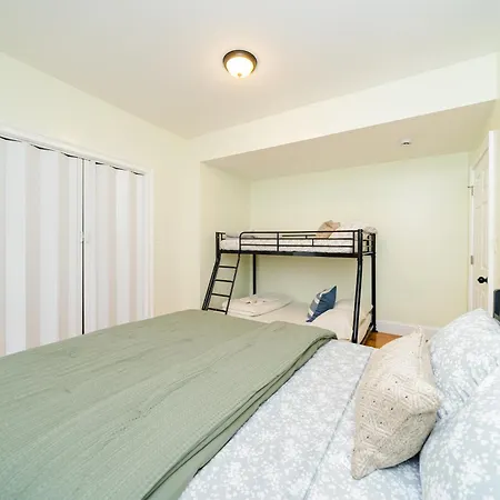 Apartment Inviting 4br - Kid Friendly - Near I-95 & Free Parking 90-2