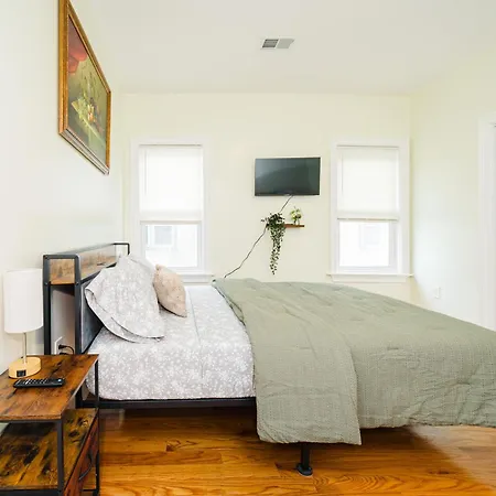 Apartment Inviting 4br - Kid Friendly - Near I-95 & Free Parking 90-2 Boston