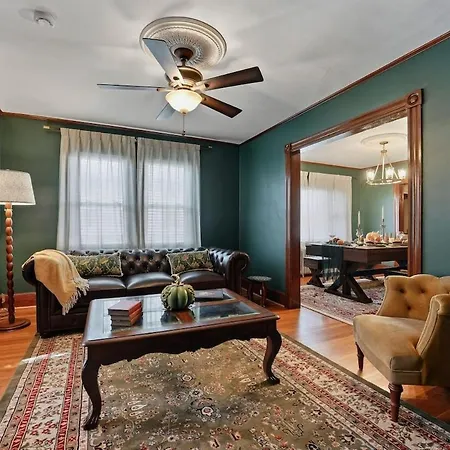 Charming 3br Garage Ev, Pool Table * Boston