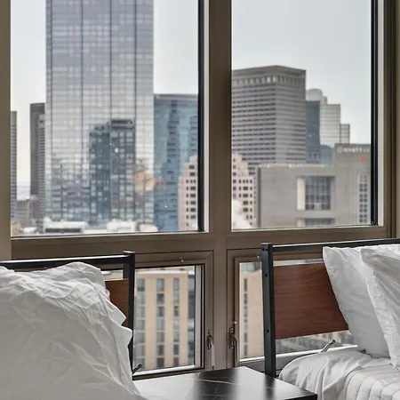 2 Bedroom Lux In Downtown Tower *